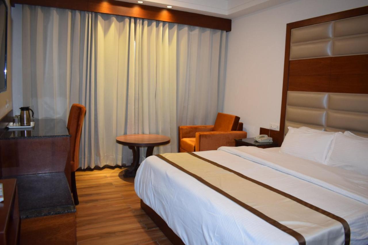 Hotel Ambica Katra Katra  Luaran gambar