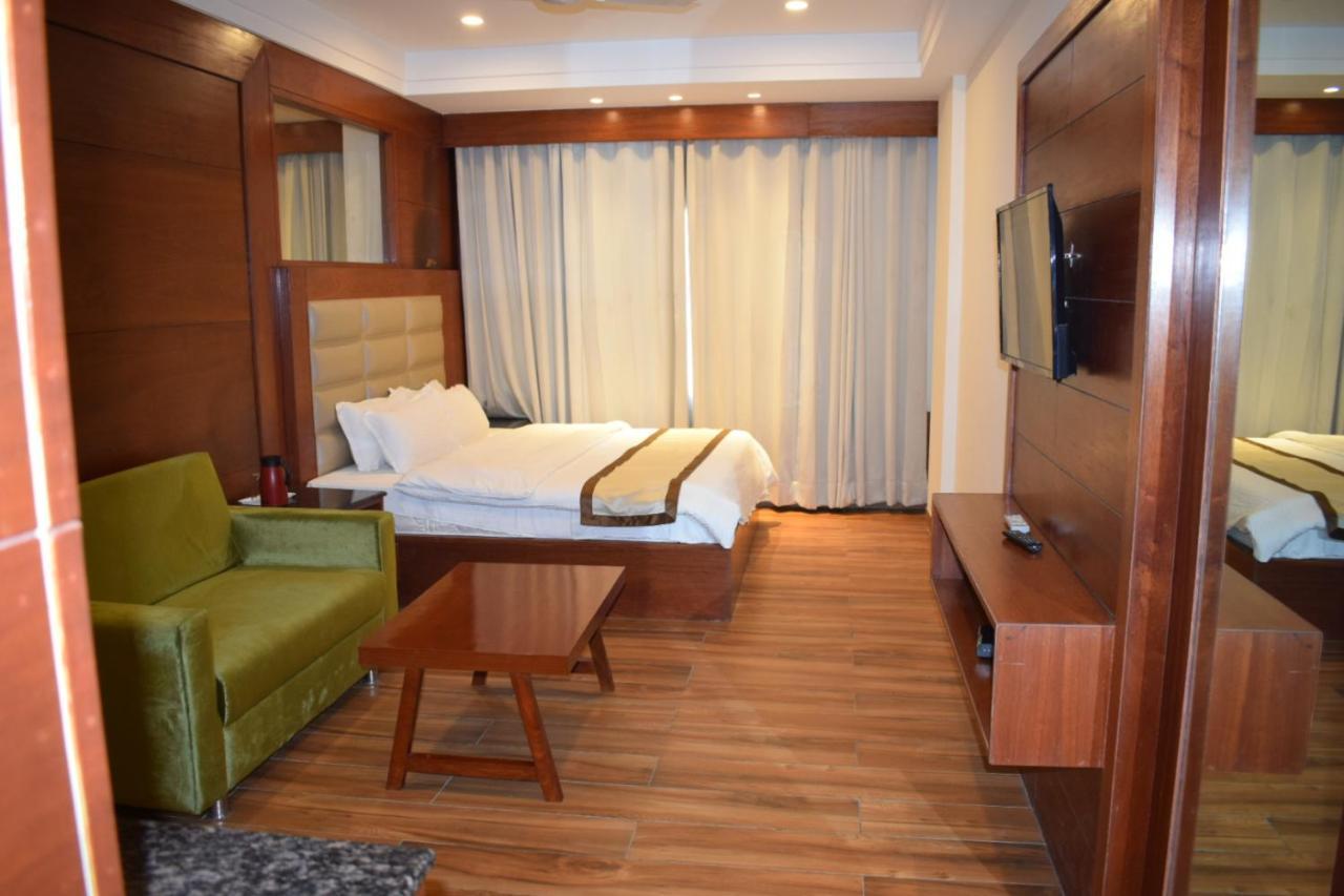 Hotel Ambica Katra Katra  Luaran gambar