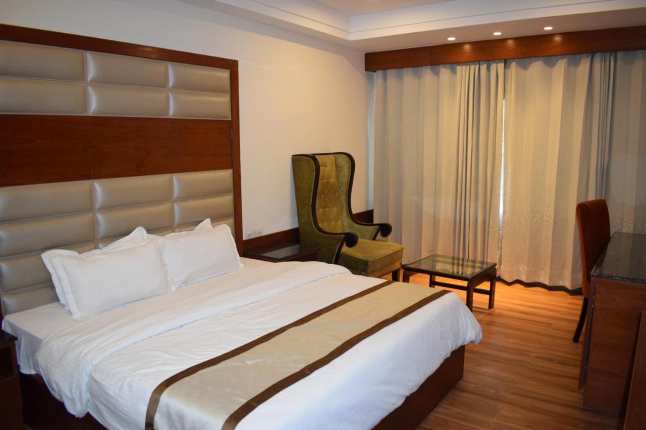 Hotel Ambica Katra Katra  Luaran gambar