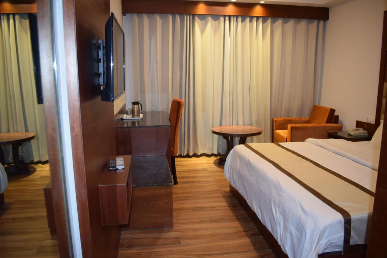 Hotel Ambica Katra Katra  Luaran gambar