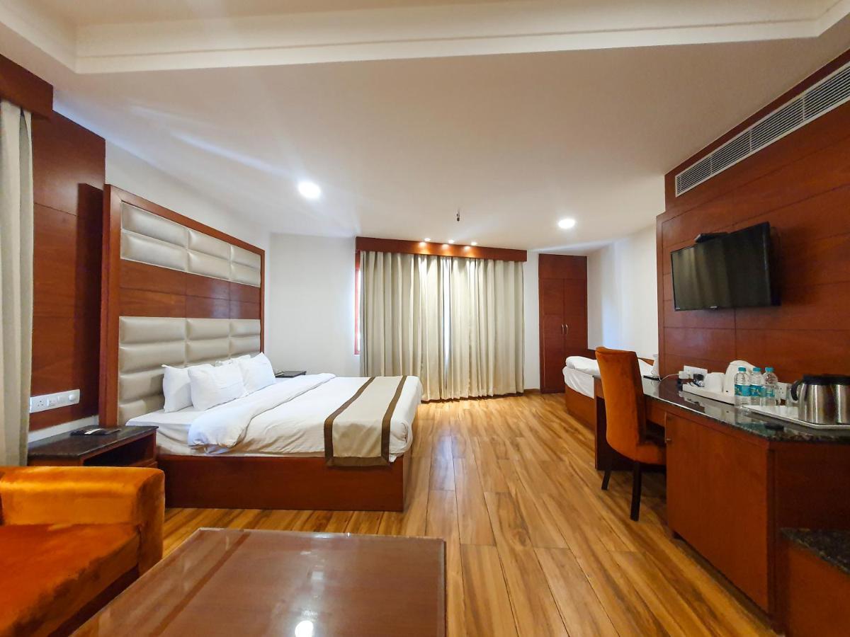 Hotel Ambica Katra Katra  Luaran gambar