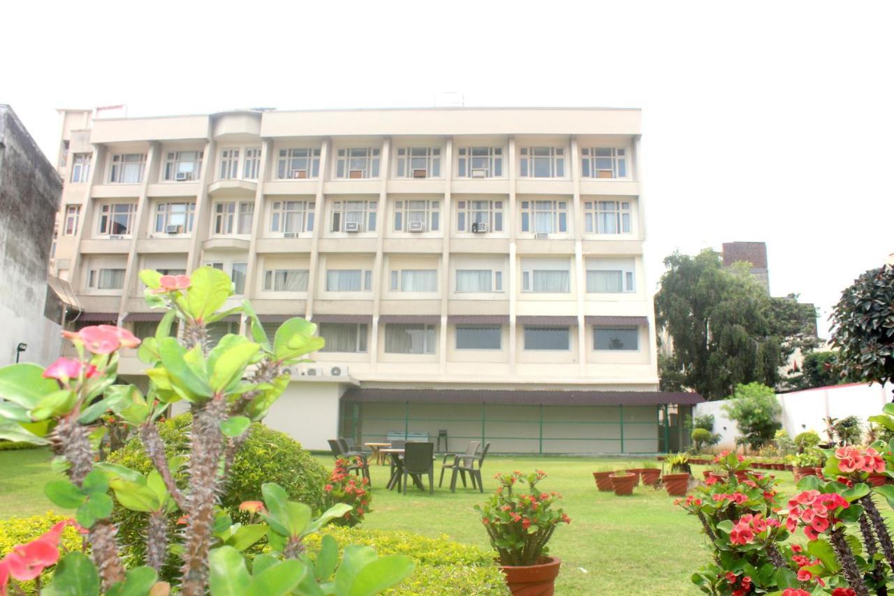 Hotel Ambica Katra Katra  Luaran gambar