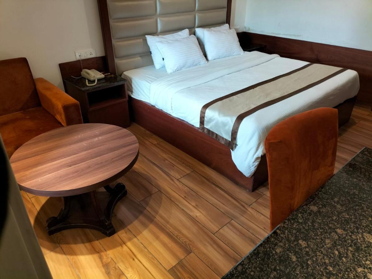 Hotel Ambica Katra Katra  Luaran gambar