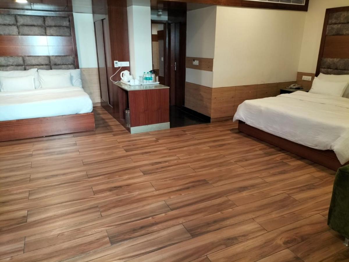 Hotel Ambica Katra Luaran gambar