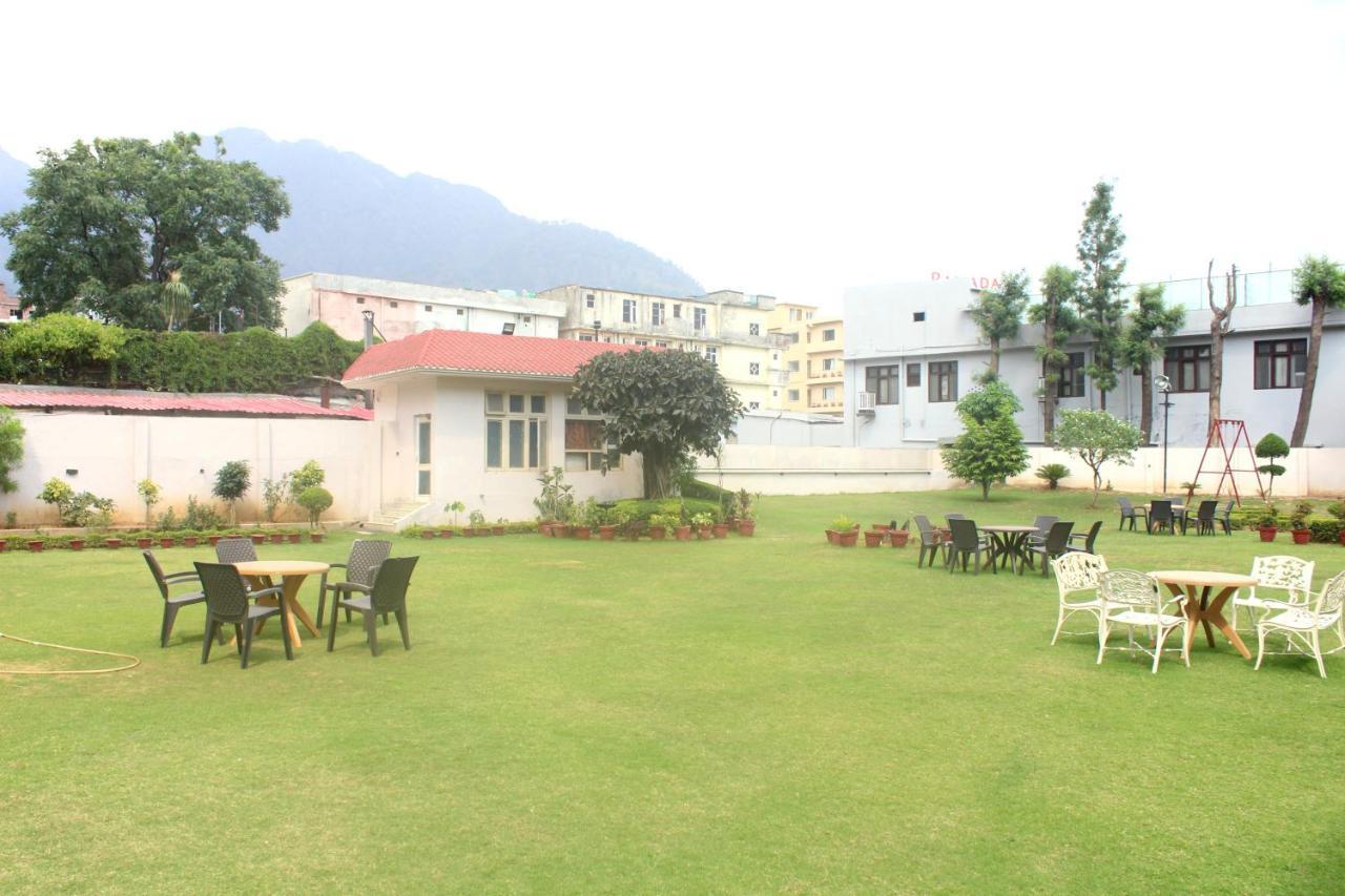 Hotel Ambica Katra Katra  Luaran gambar