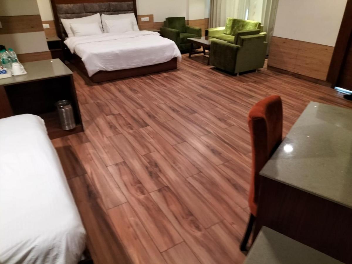 Hotel Ambica Katra Katra  Luaran gambar