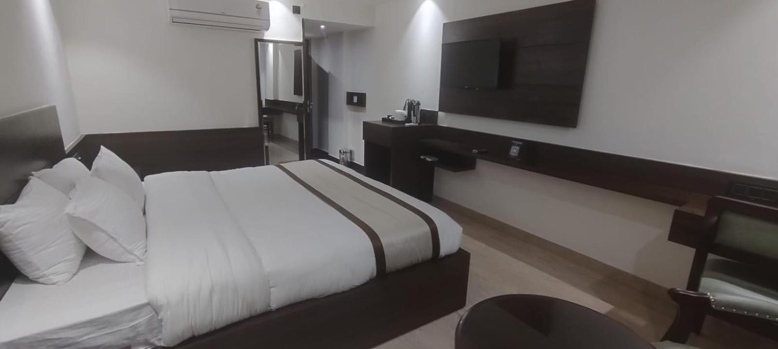 Hotel Ambica Katra Katra  Luaran gambar