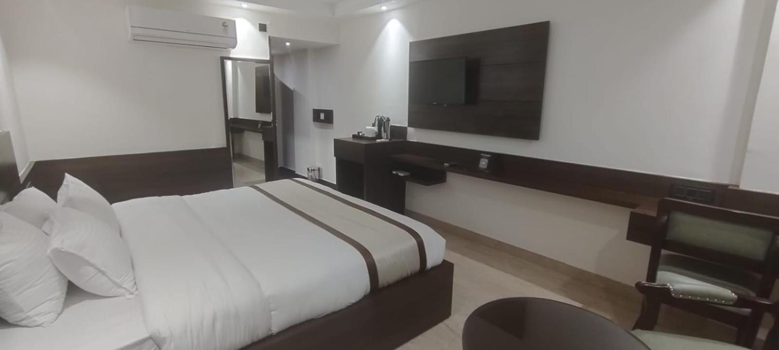 Hotel Ambica Katra Katra  Luaran gambar