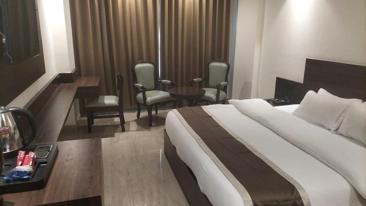 Hotel Ambica Katra Katra  Luaran gambar