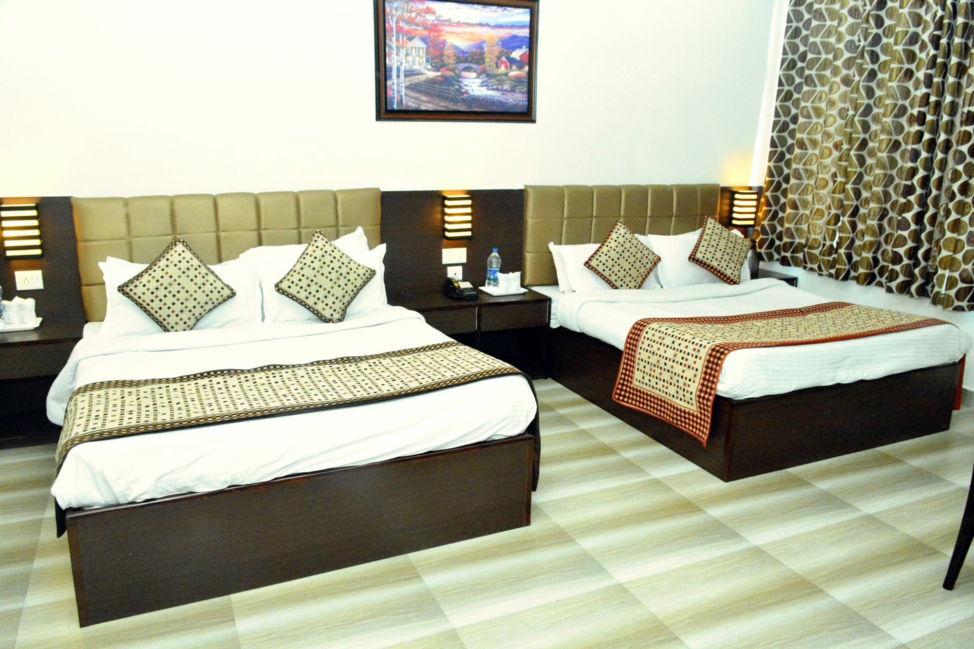 Hotel Ambica Katra Katra  Luaran gambar